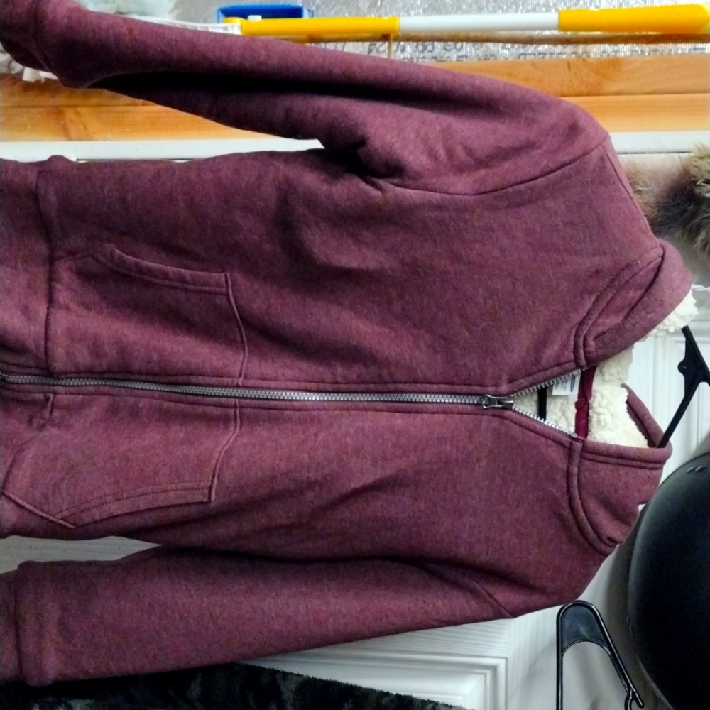 Boys Old Navy hooded zip up sweatshirt. Size L (10-12) stretch